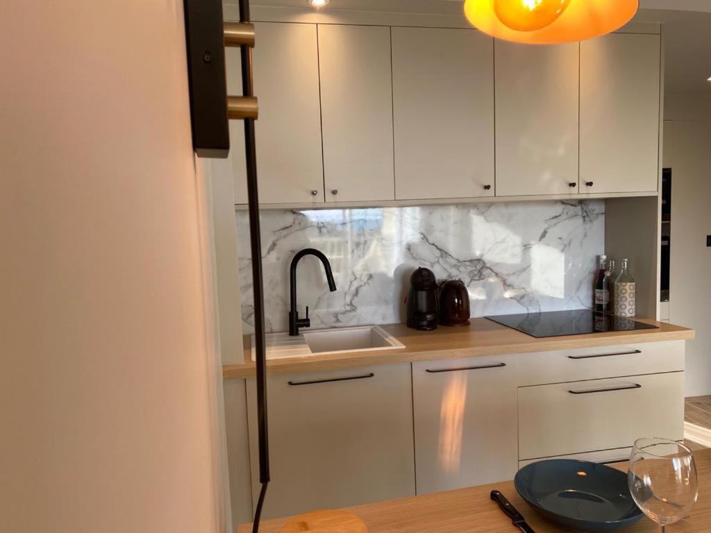 Le Cali, P2 Cabine Dans Une Residence Avec Piscine, Vue Mer Et Parking Prive La Grande-Motte Kültér fotó